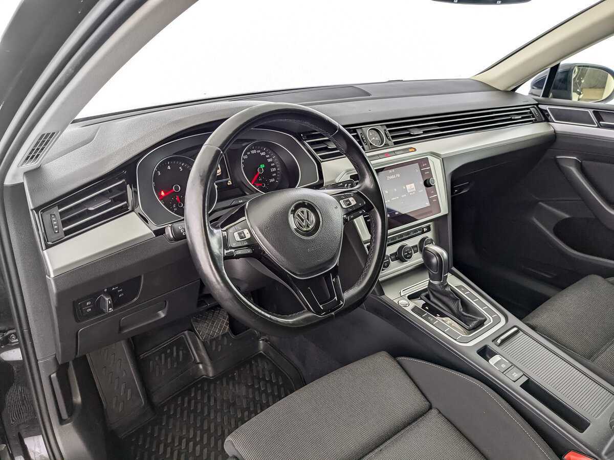 Volkswagen Passat, 2018 Фото №14