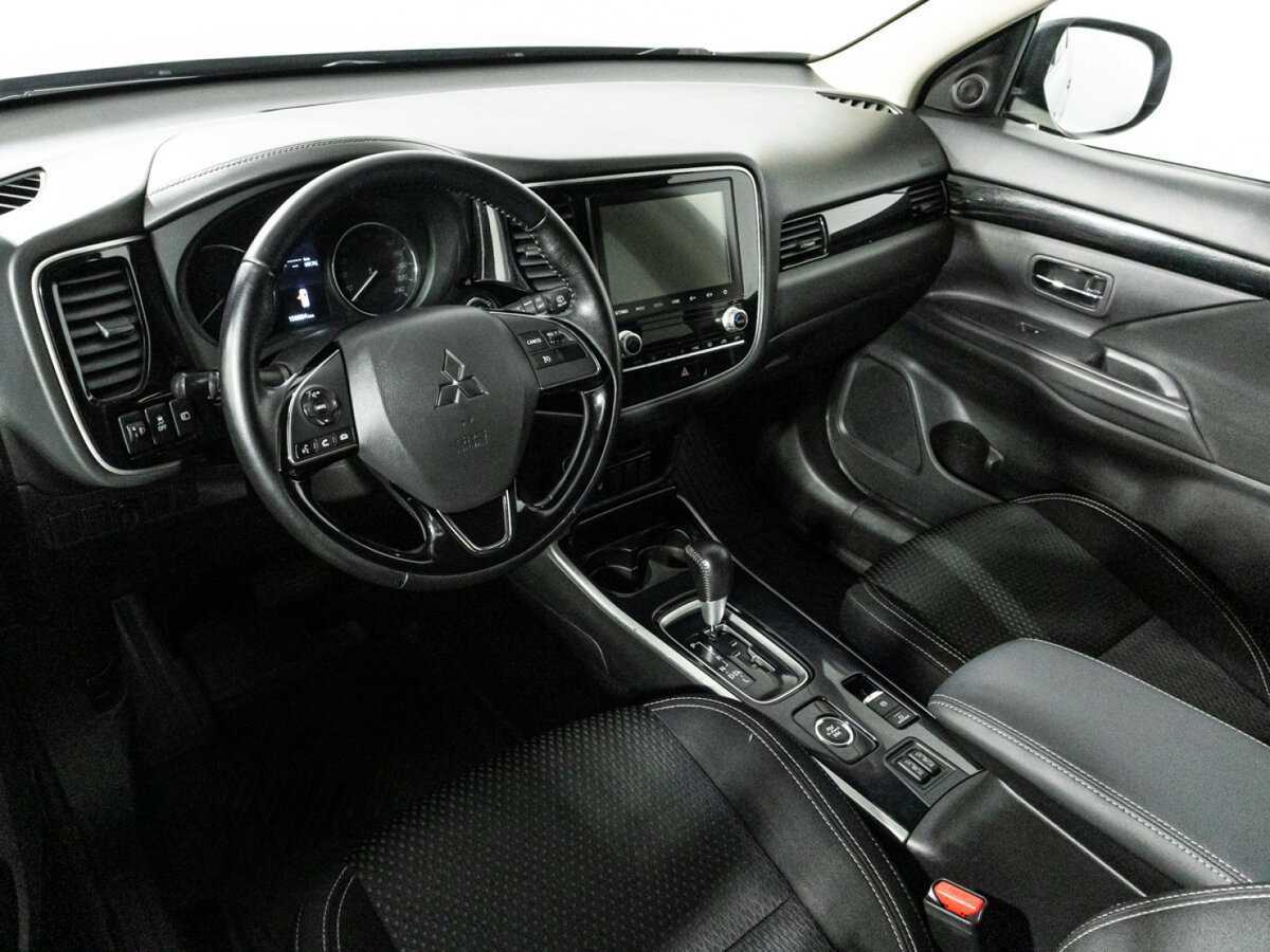 Mitsubishi Outlander, 2021 Фото №11