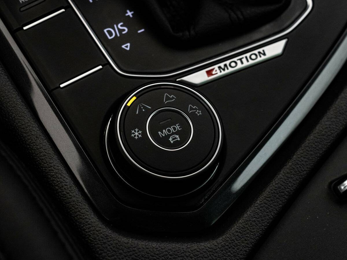 Volkswagen Tiguan, 2018 Фото №12