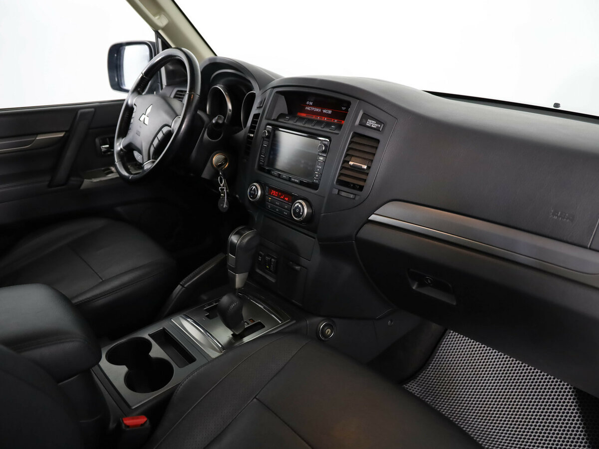 Mitsubishi Pajero IV Рестайлинг 1, 2013 Фото №11