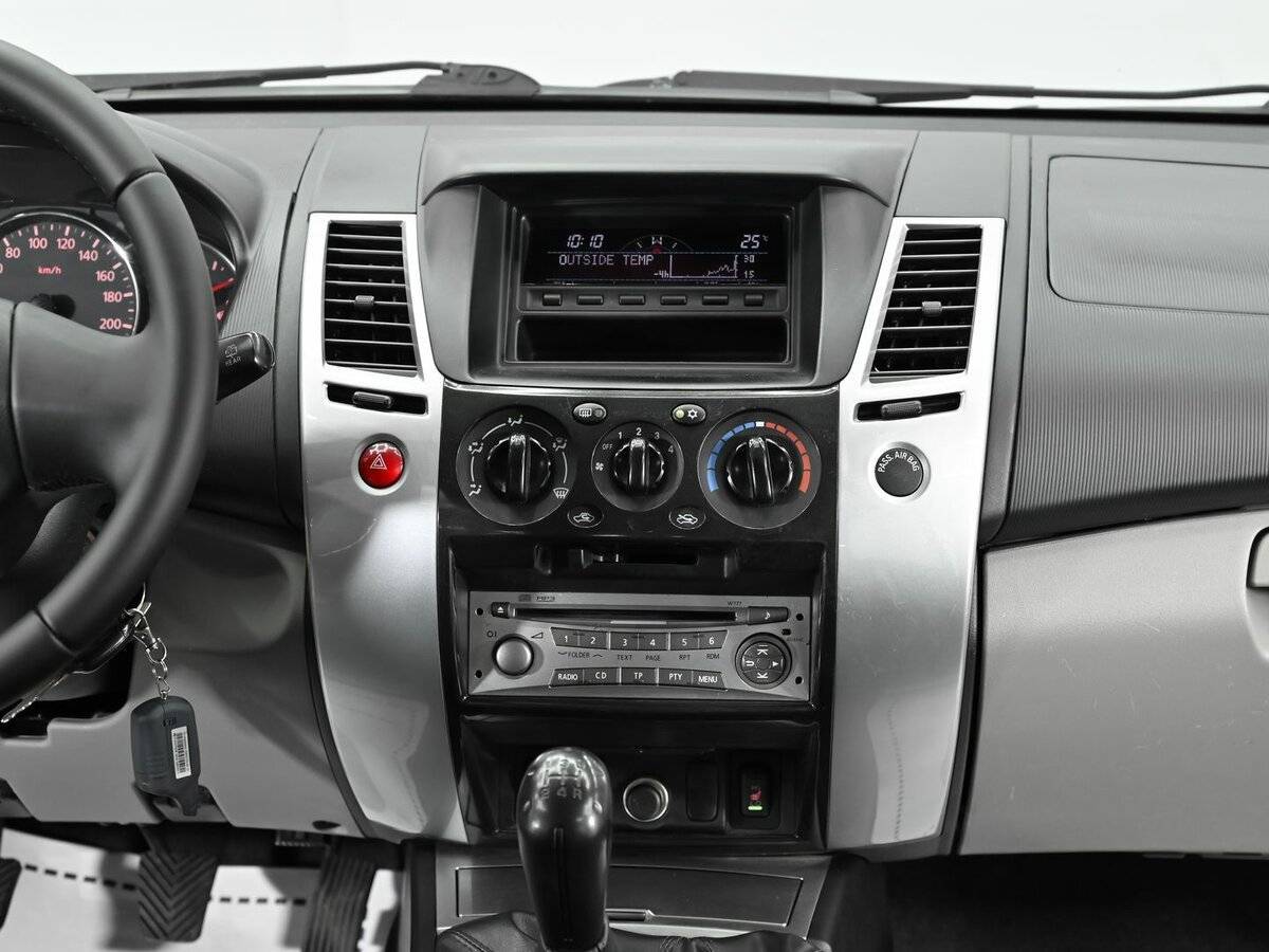 Mitsubishi Pajero Sport, 2012 Фото №9