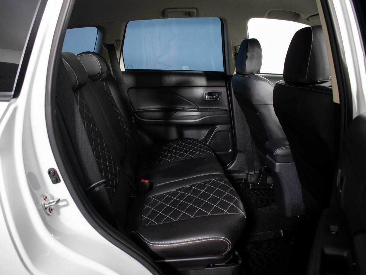 Mitsubishi Outlander, 2022 Фото №9