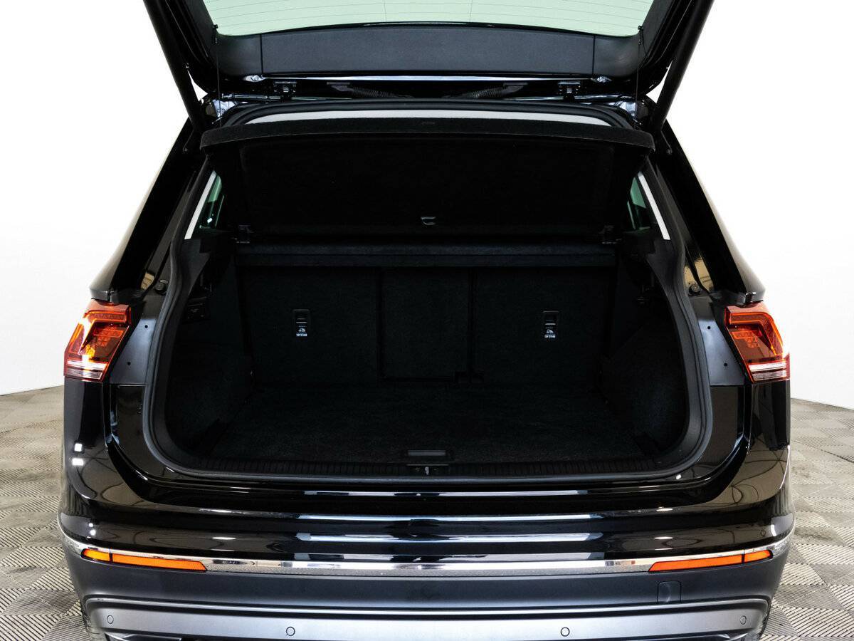 Volkswagen Tiguan, 2018 Фото №16