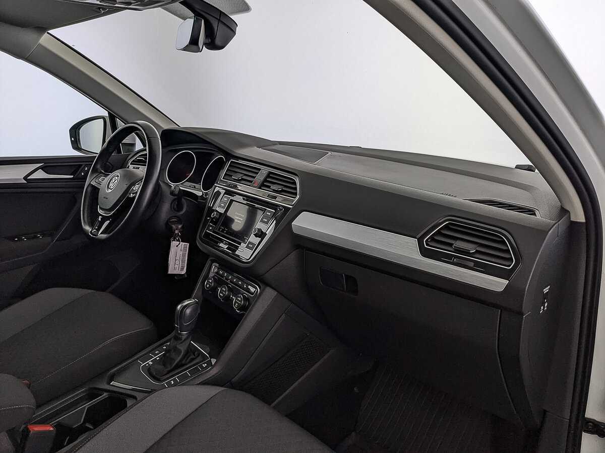 Volkswagen Tiguan, 2018 Фото №13