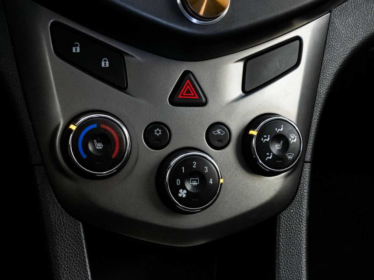 Chevrolet Aveo, 2013 Фото №16