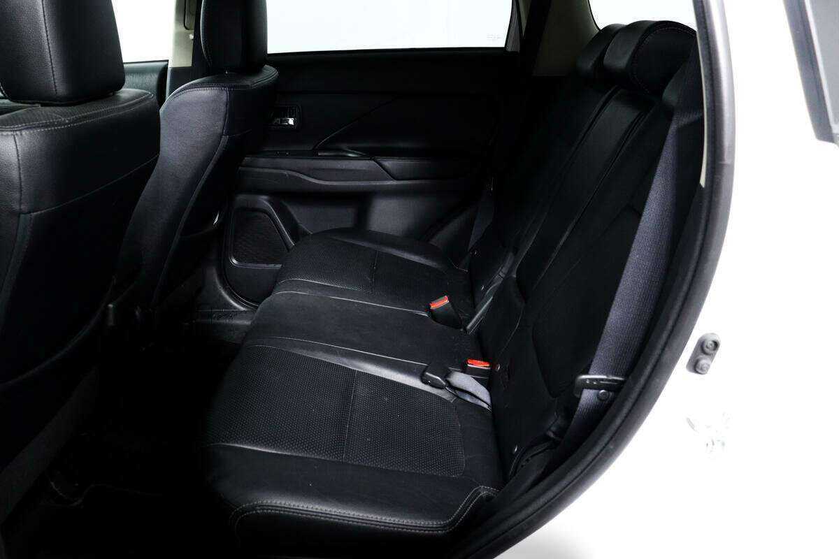 Mitsubishi Outlander, 2018 Фото №10