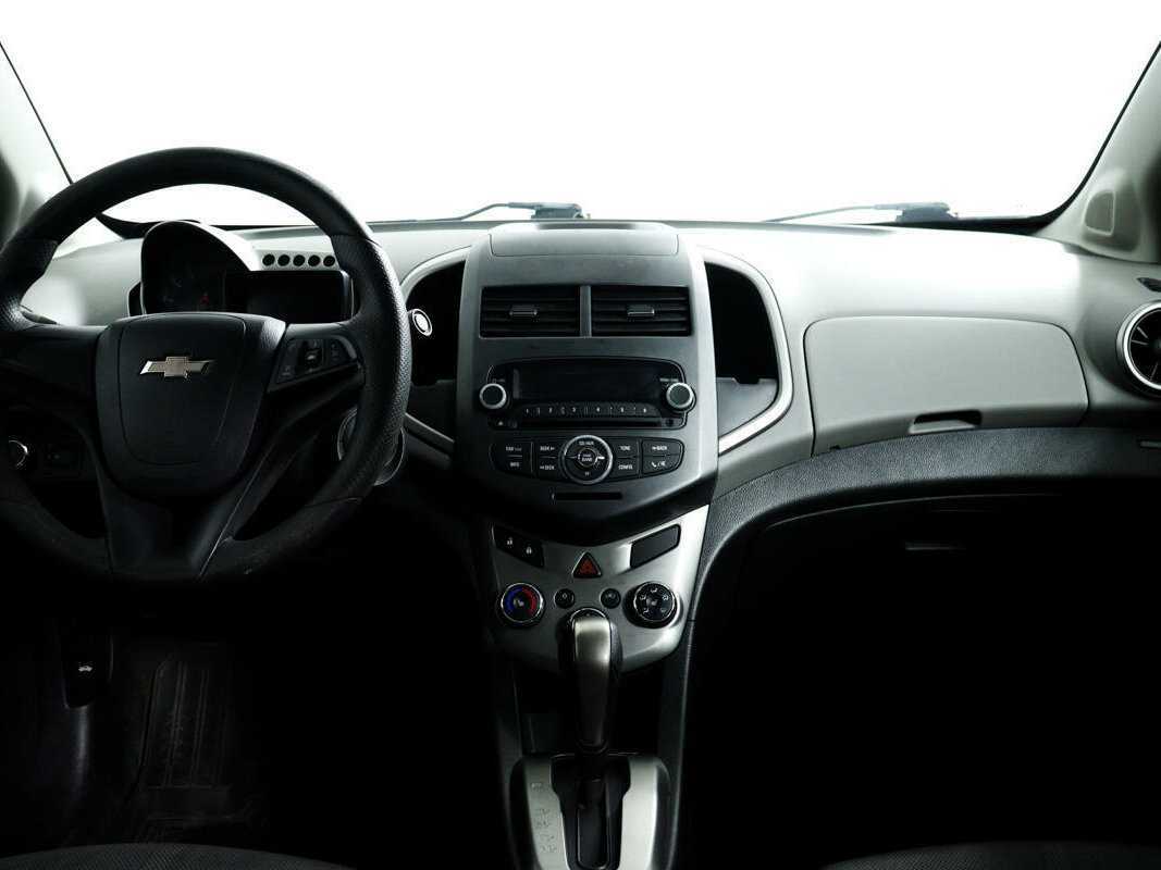 Chevrolet Aveo, 2014 Фото №11