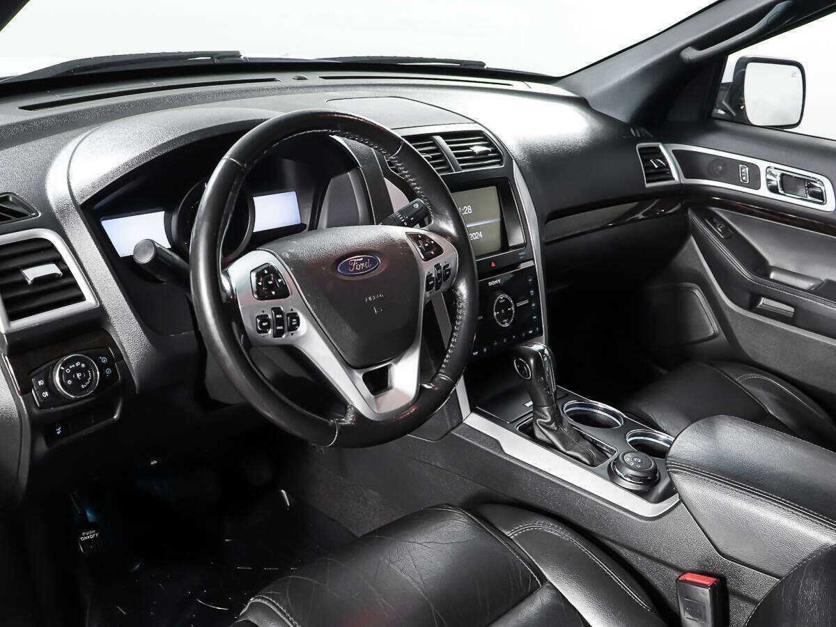 Ford Explorer, 2012 Фото №16