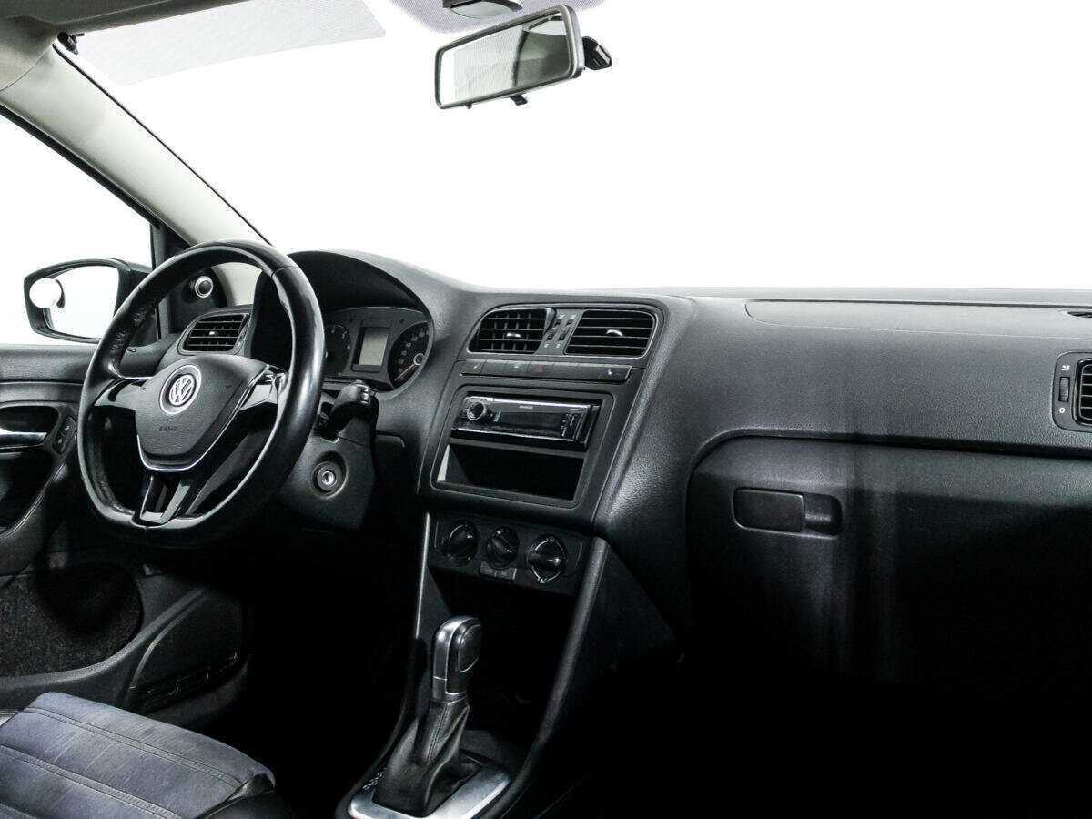 Volkswagen Polo, 2016 Фото №9