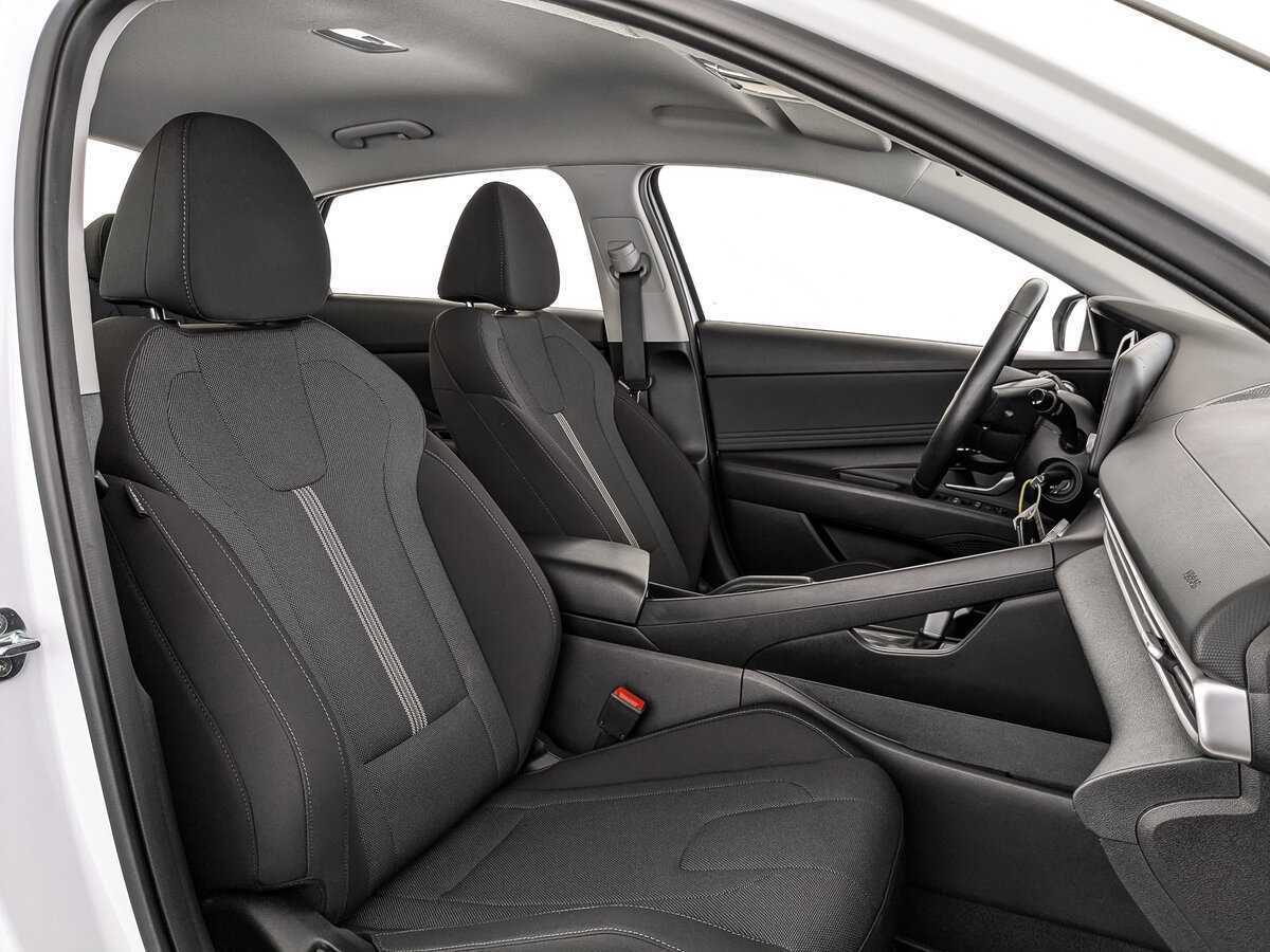 Hyundai Elantra, 2022 Фото №20
