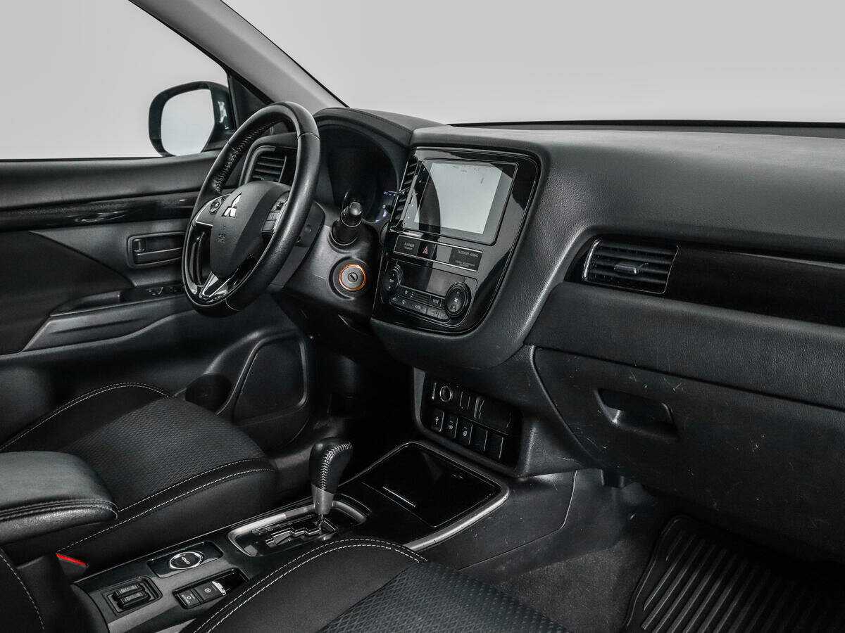 Mitsubishi Outlander, 2018 Фото №11