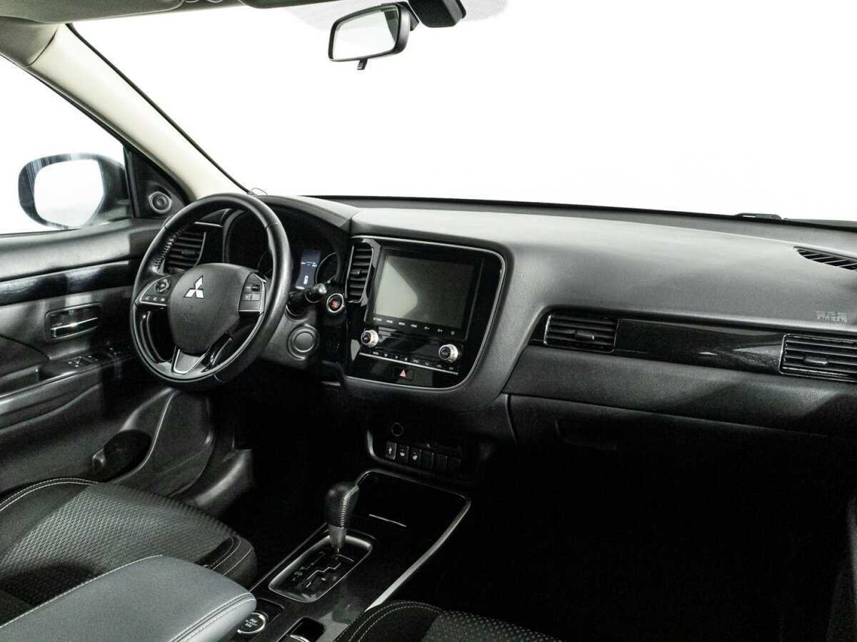 Mitsubishi Outlander, 2021 Фото №9