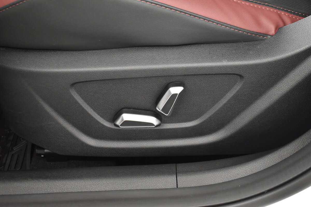 Geely Coolray, 2023 Фото №12