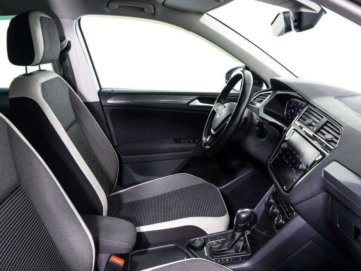Volkswagen Tiguan, 2020 Фото №15
