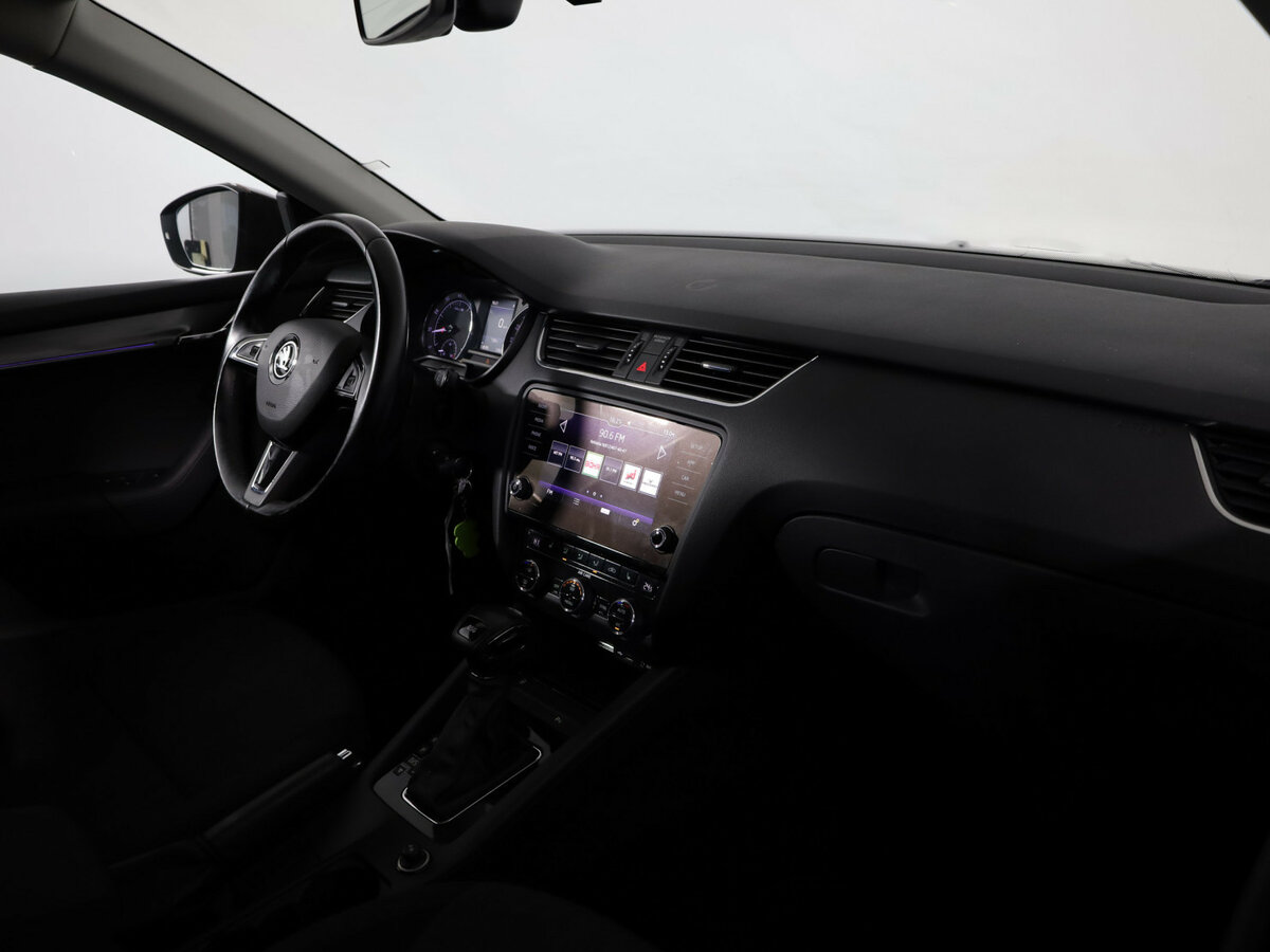 Skoda Octavia III (A7) Рестайлинг, 2017 Фото №9