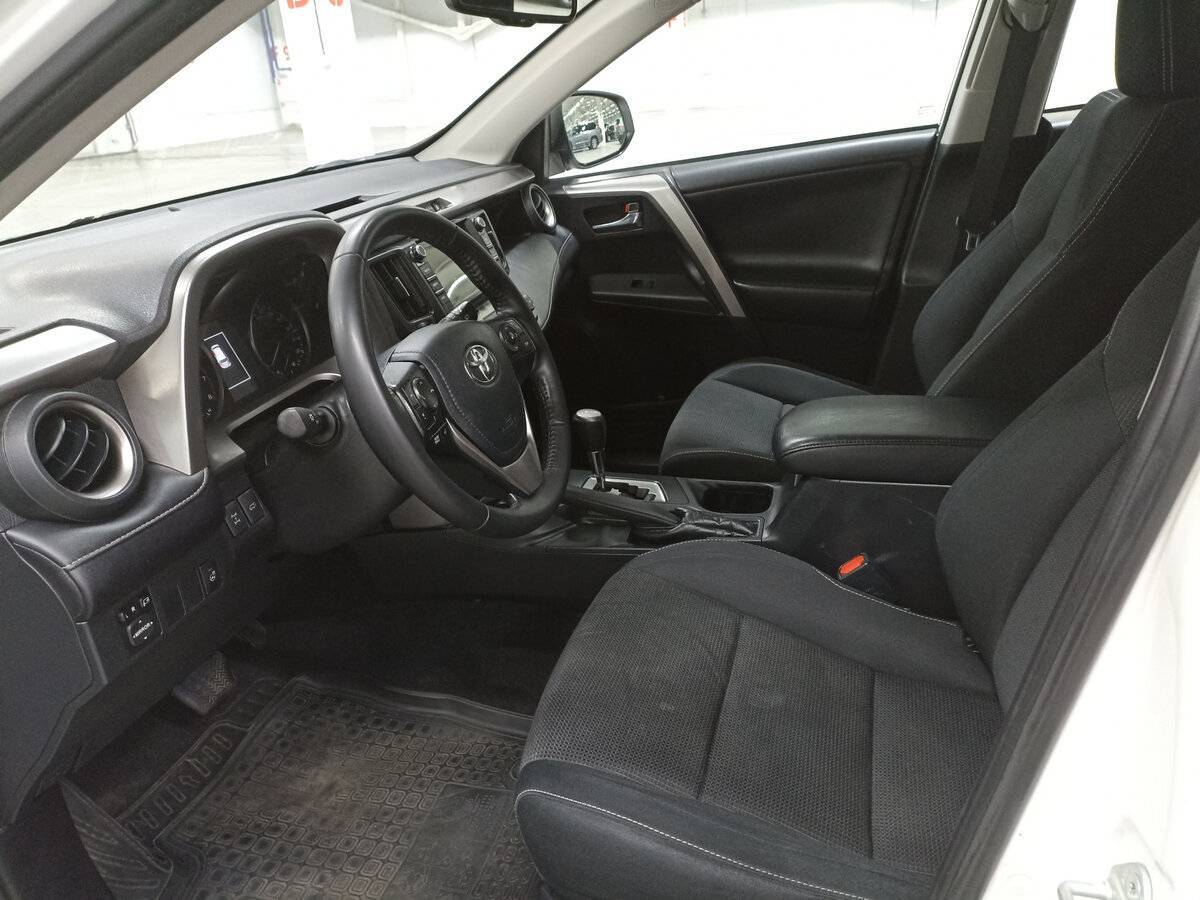 Toyota RAV4, 2017 Фото №16