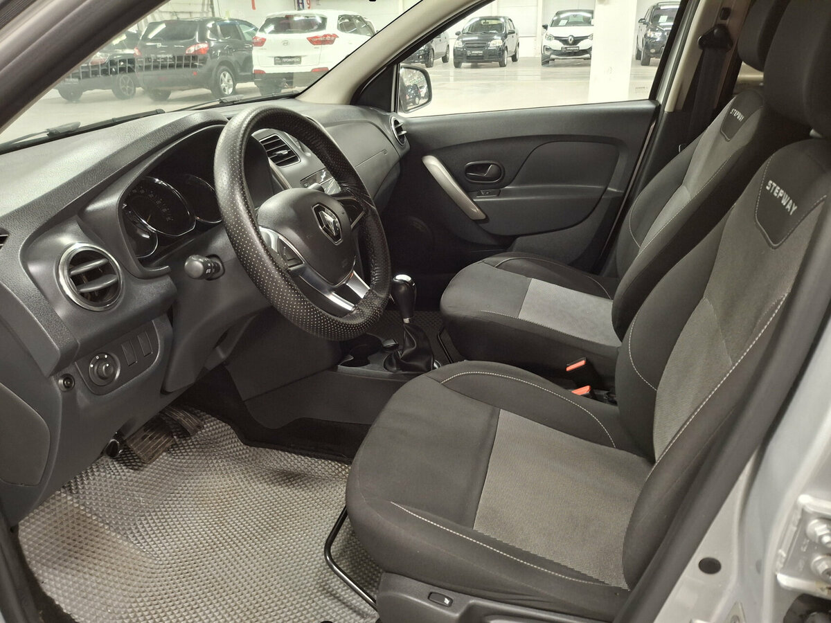 Renault Logan Stepway II Рестайлинг, 2020 Фото №16
