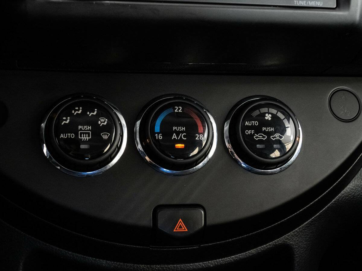 Nissan Note, 2013 Фото №11