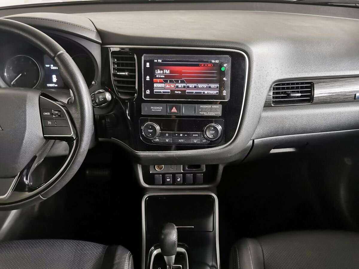 Mitsubishi Outlander, 2018 Фото №11