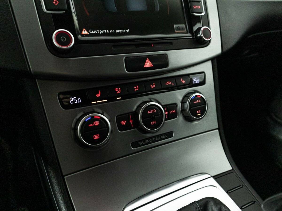 Volkswagen Passat CC, 2014 Фото №16