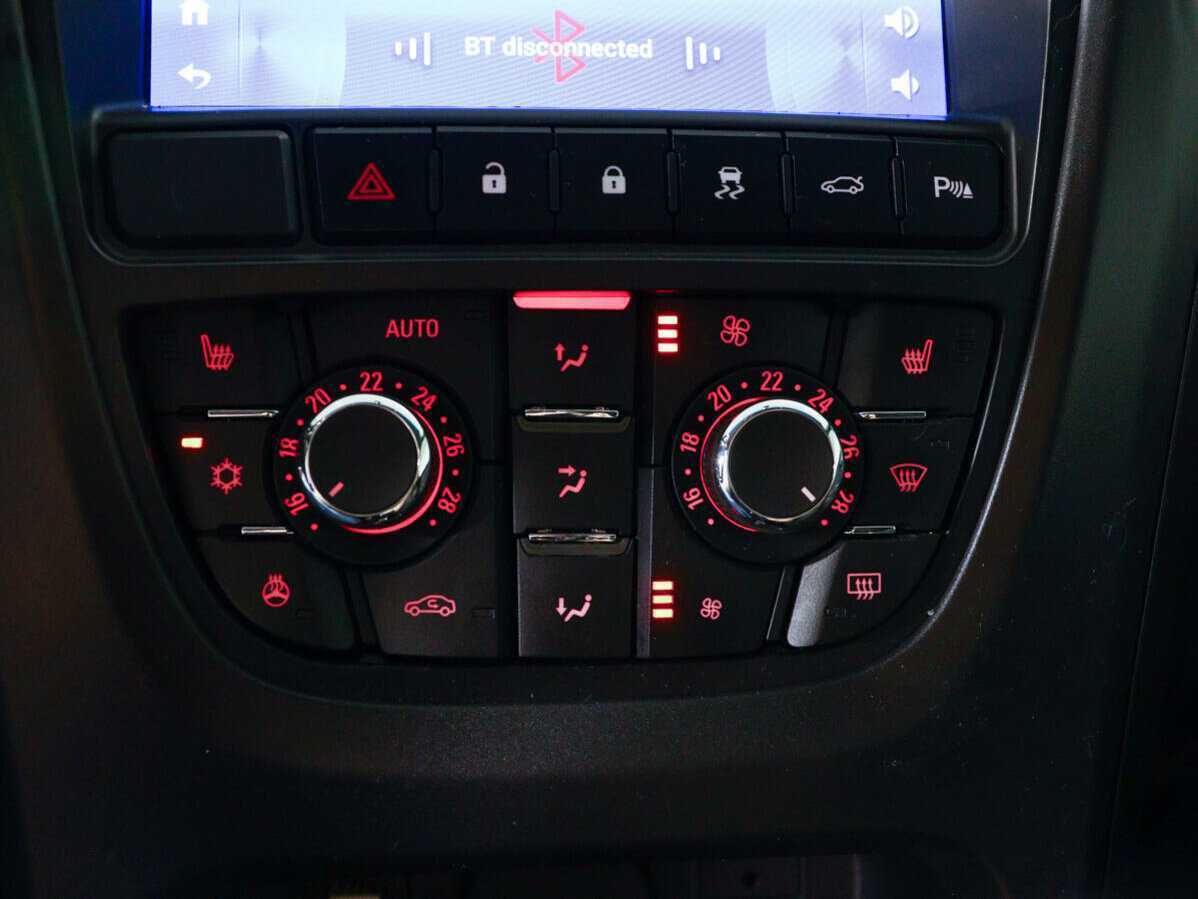 Opel Astra GTC, 2013 Фото №13