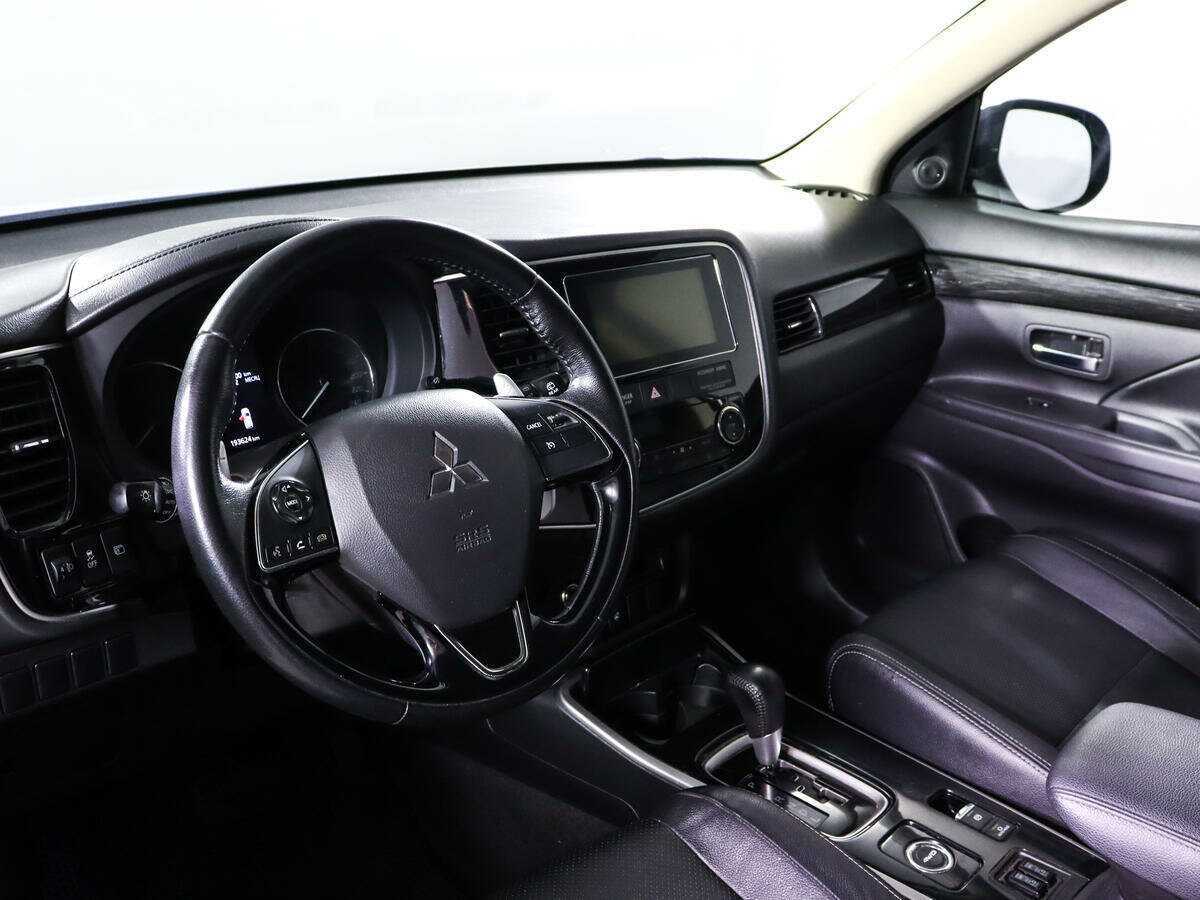 Mitsubishi Outlander, 2017 Фото №12