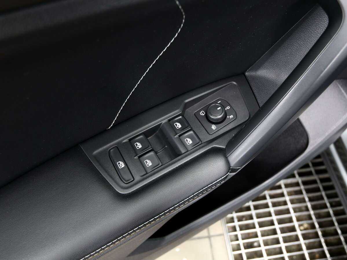 Volkswagen Tiguan, 2021 Фото №16