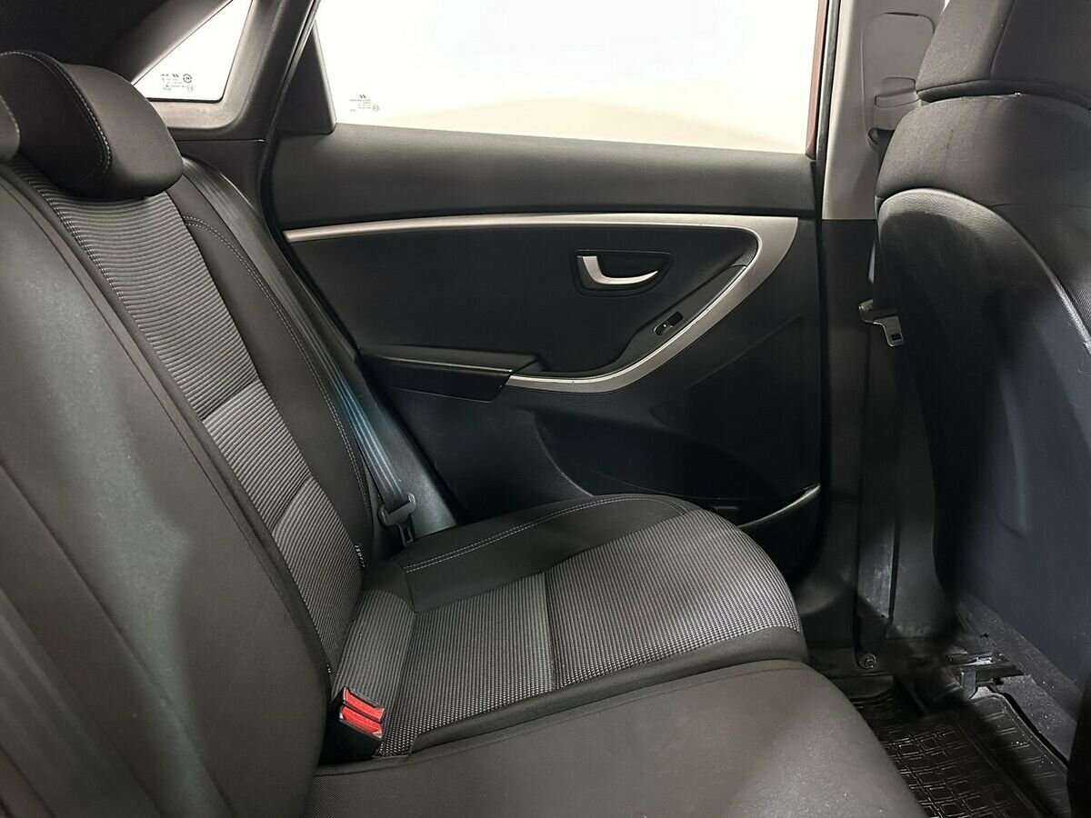Hyundai i30, 2012 Фото №11