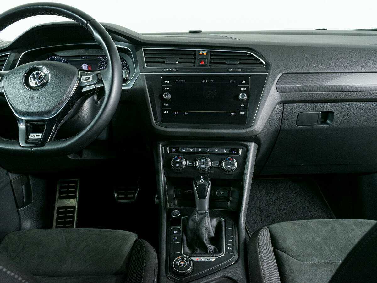 Volkswagen Tiguan, 2018 Фото №9