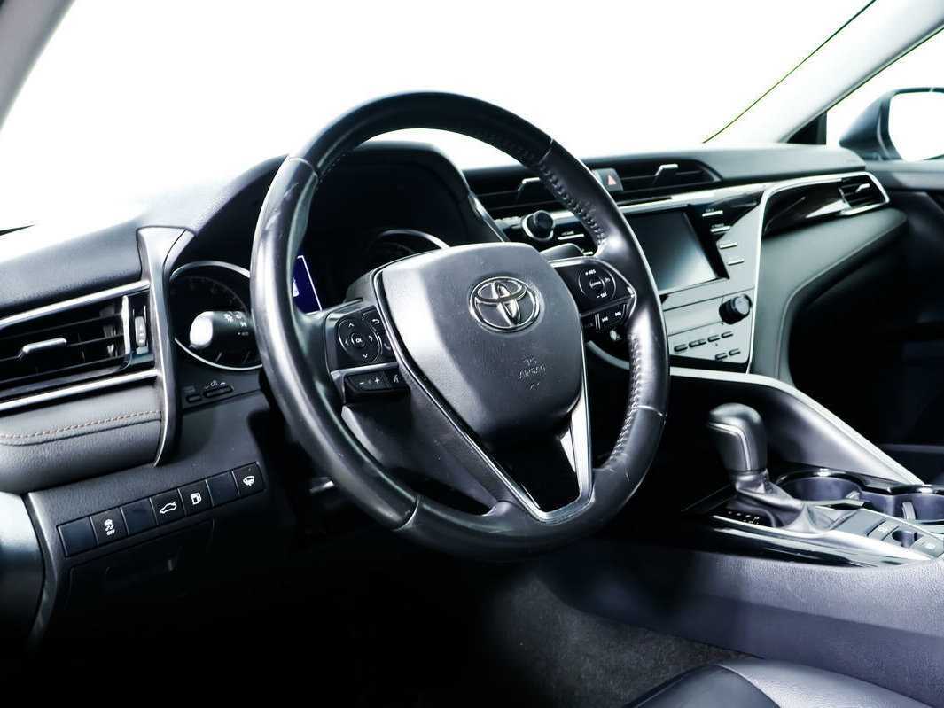 Toyota Camry, 2018 Фото №13