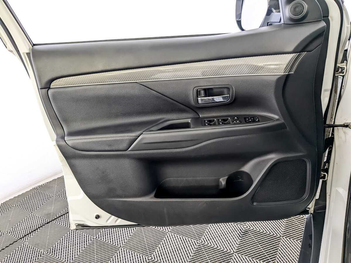 Mitsubishi Outlander, 2019 Фото №15