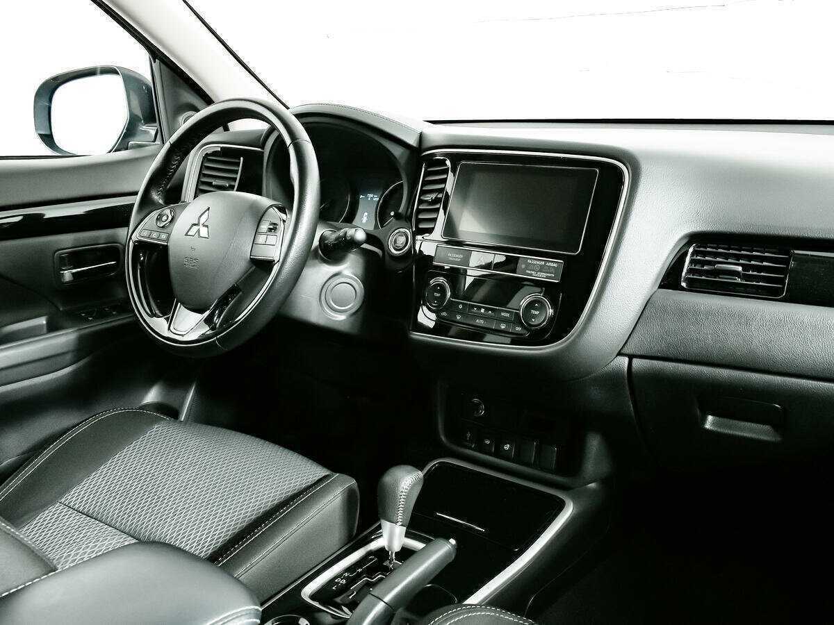 Mitsubishi Outlander, 2018 Фото №7