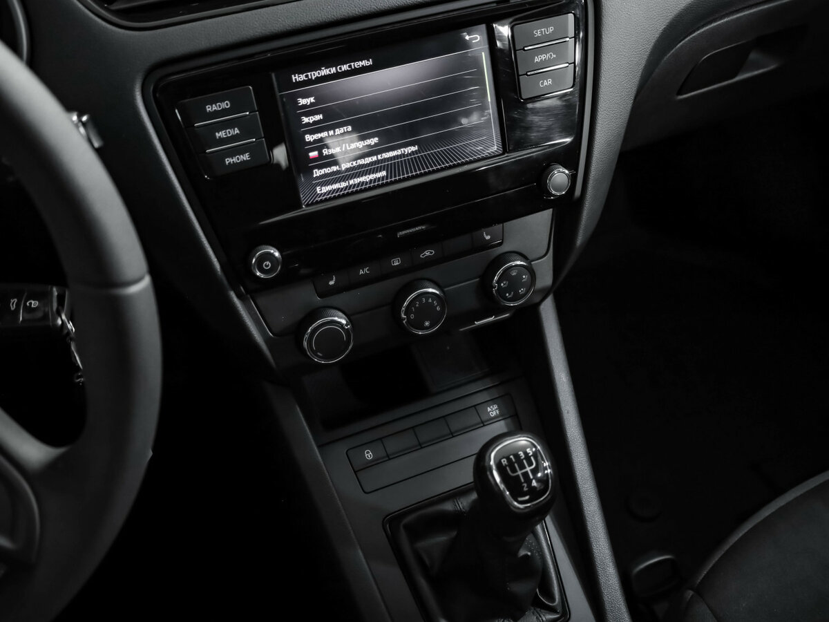 Skoda Octavia III (A7) Рестайлинг, 2018 Фото №13