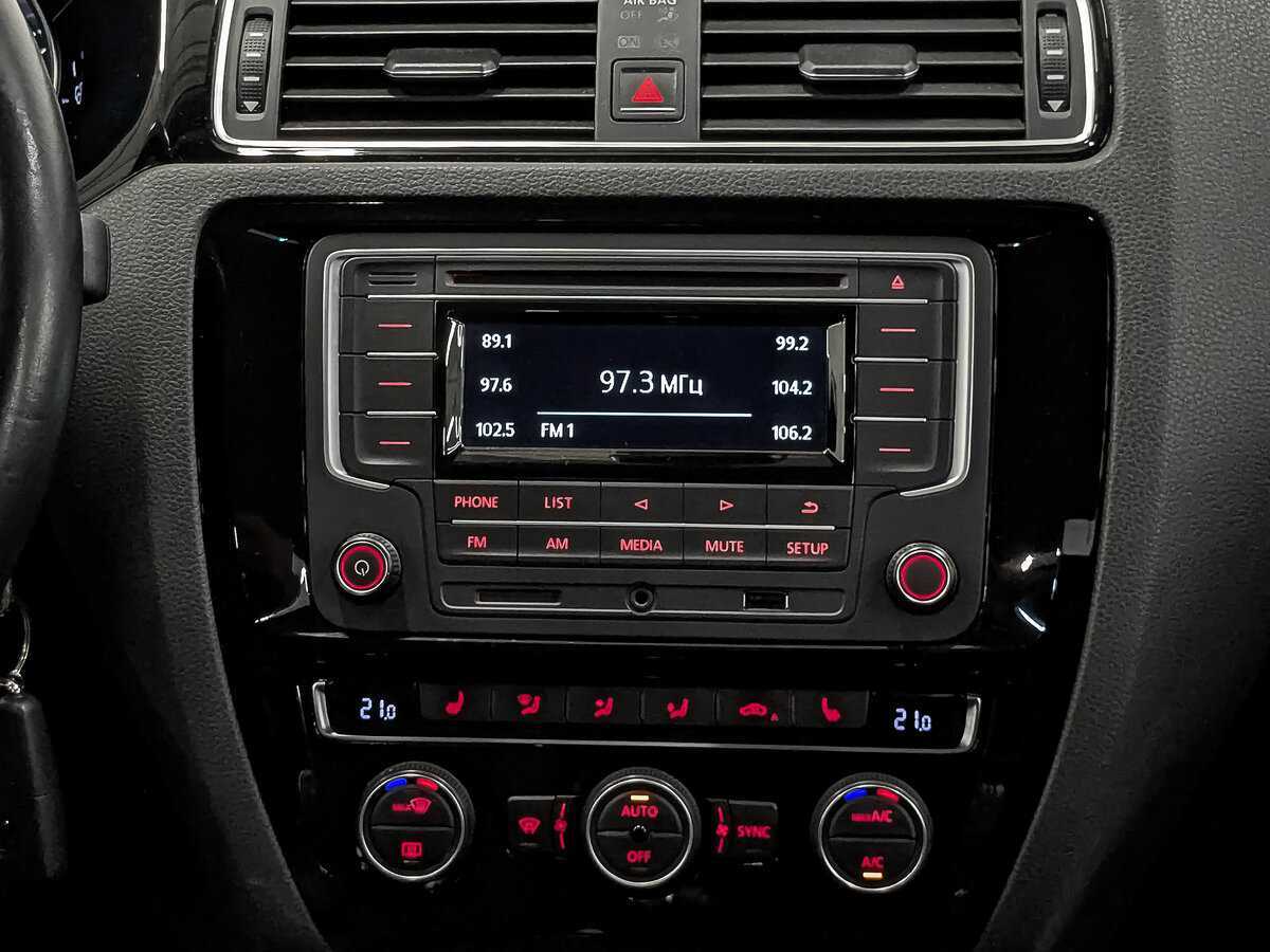 Volkswagen Jetta, 2016 Фото №17