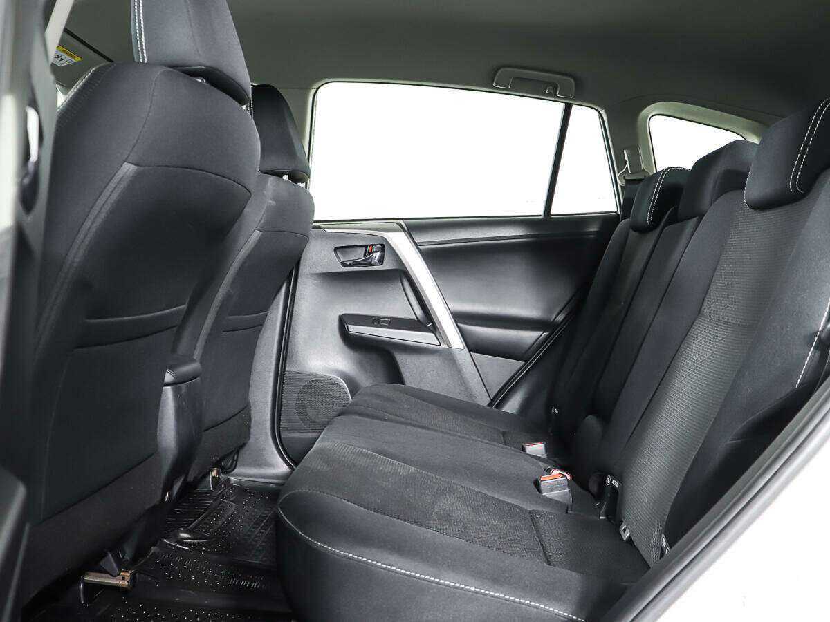 Toyota RAV4, 2018 Фото №10