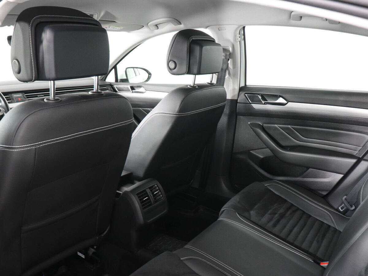 Volkswagen Passat, 2020 Фото №12