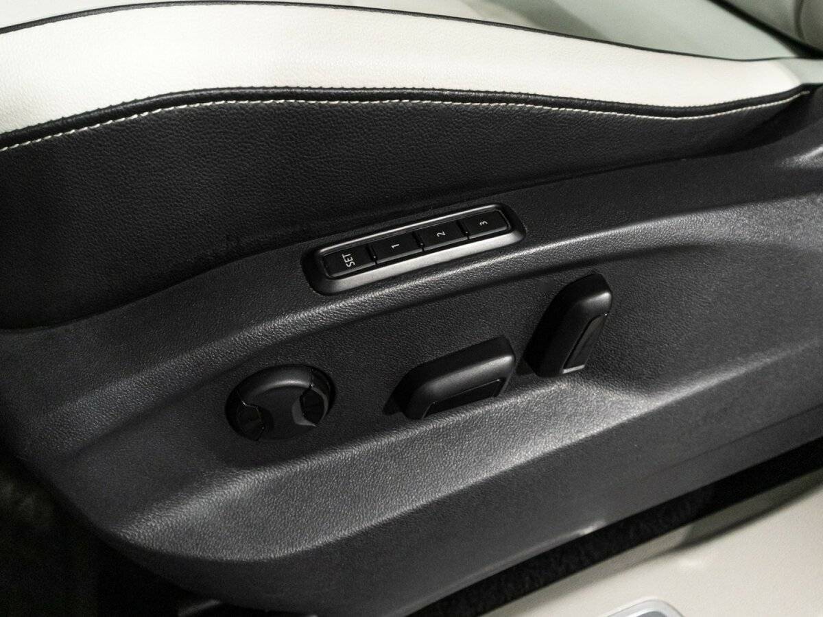 Volkswagen Tiguan, 2018 Фото №15