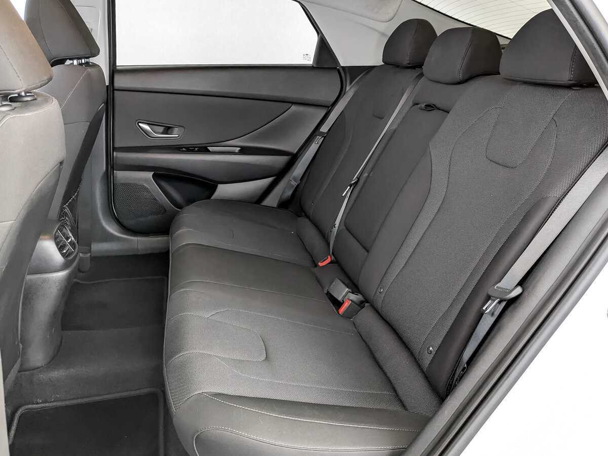Hyundai Elantra, 2021 Фото №12