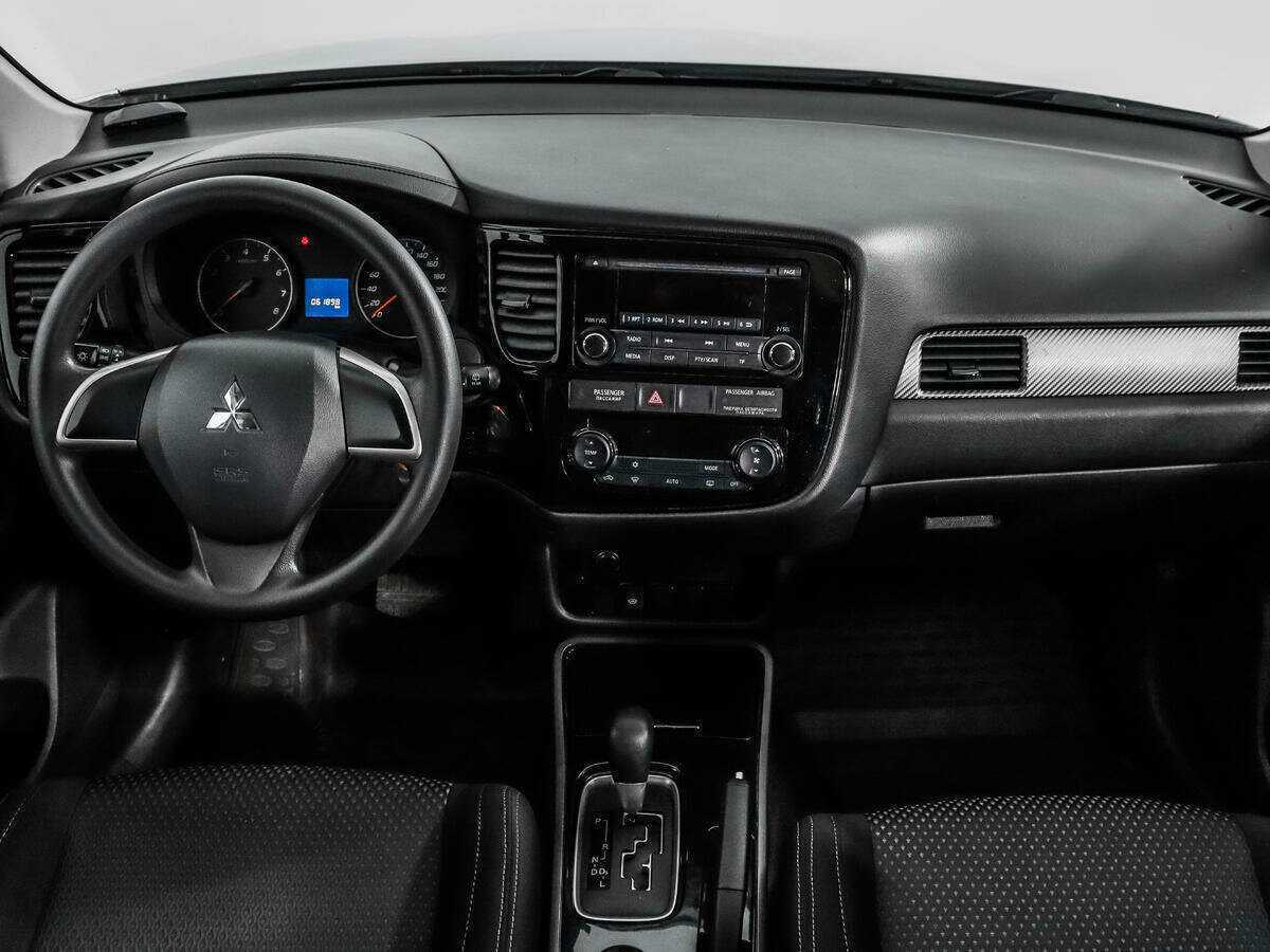 Mitsubishi Outlander, 2018 Фото №12