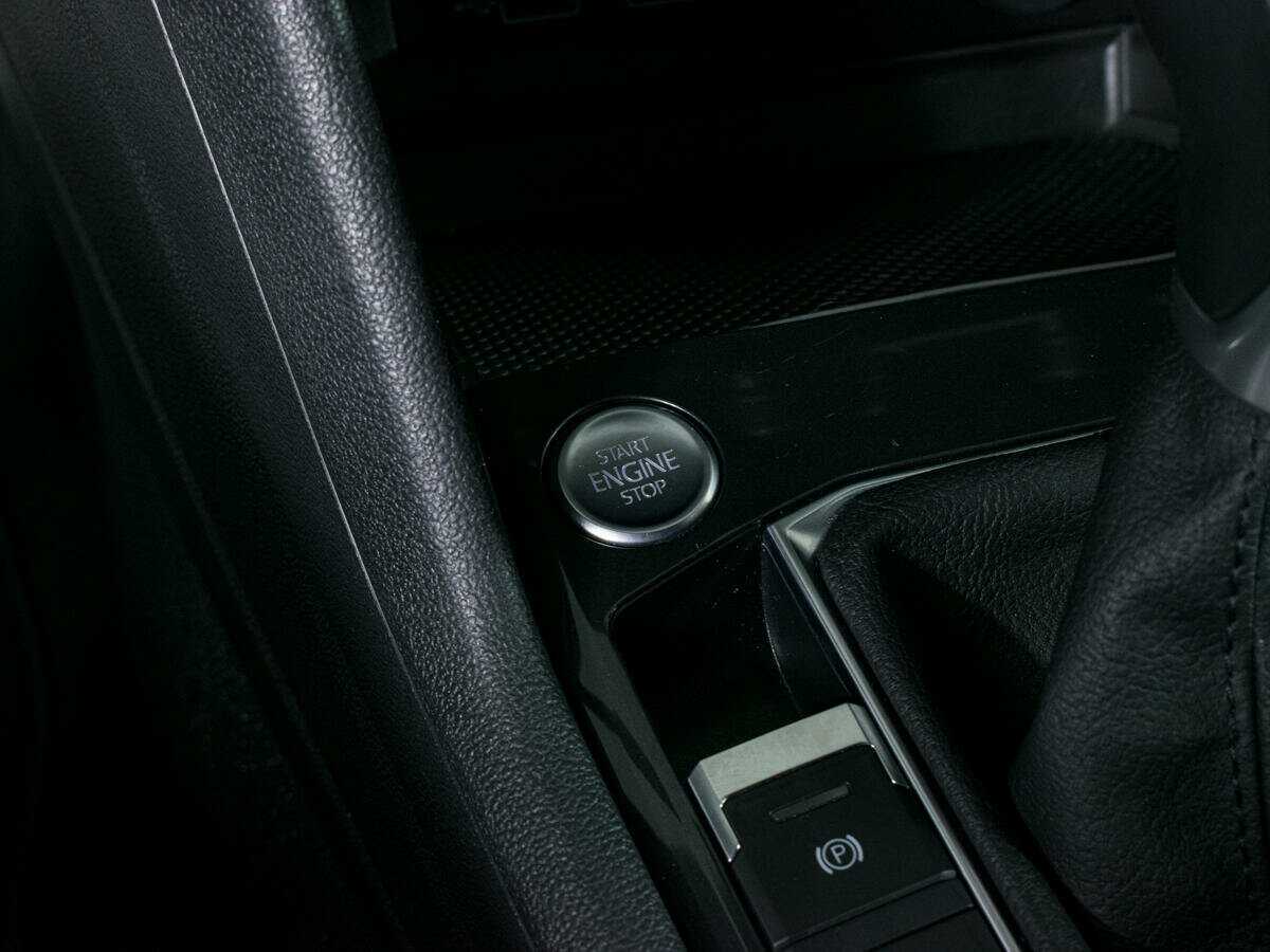 Volkswagen Tiguan, 2018 Фото №15