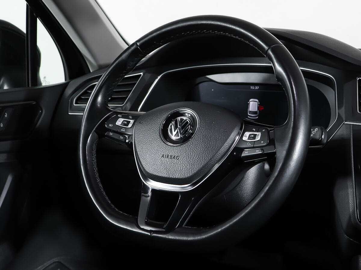 Volkswagen Tiguan, 2018 Фото №15