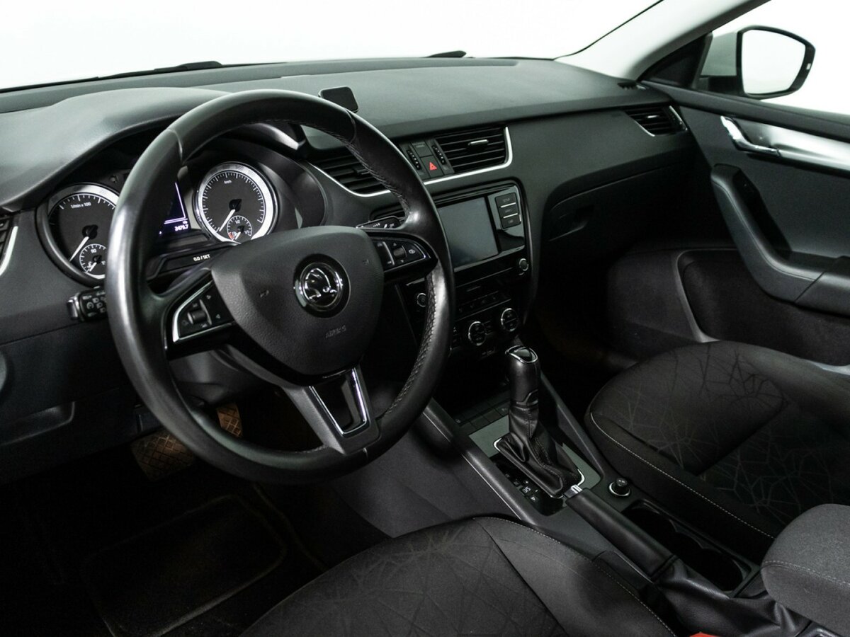Skoda Octavia III (A7) Рестайлинг, 2019 Фото №11