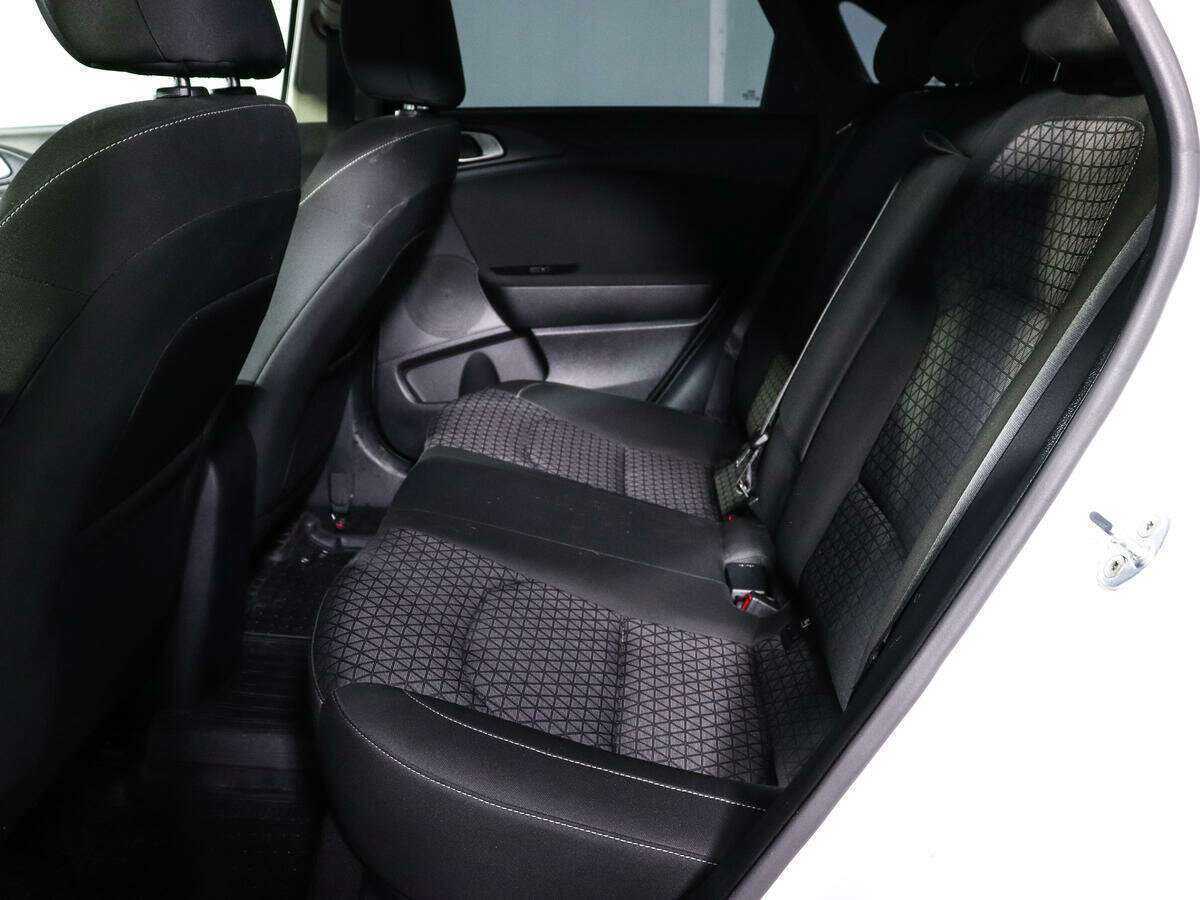 Kia Ceed, 2018 Фото №8