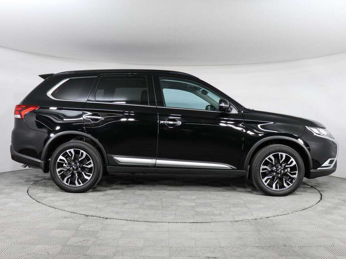 Mitsubishi Outlander, 2022 Фото №4