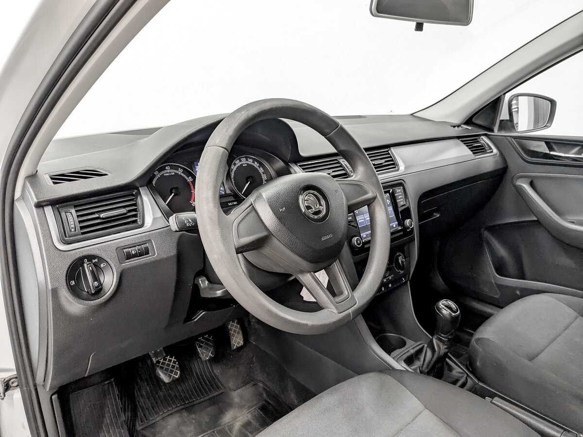 Skoda Rapid, 2017 Фото №16