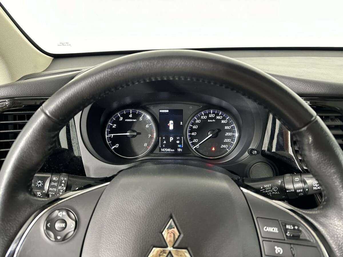 Mitsubishi Outlander, 2017 Фото №11
