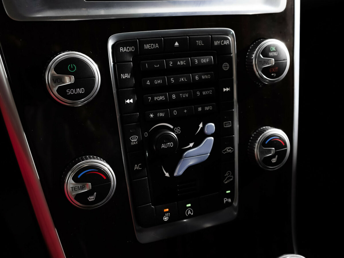 Volvo XC60 I Рестайлинг, 2017 Фото №16