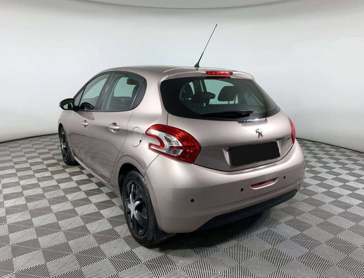Peugeot 208, 2013 Фото №7