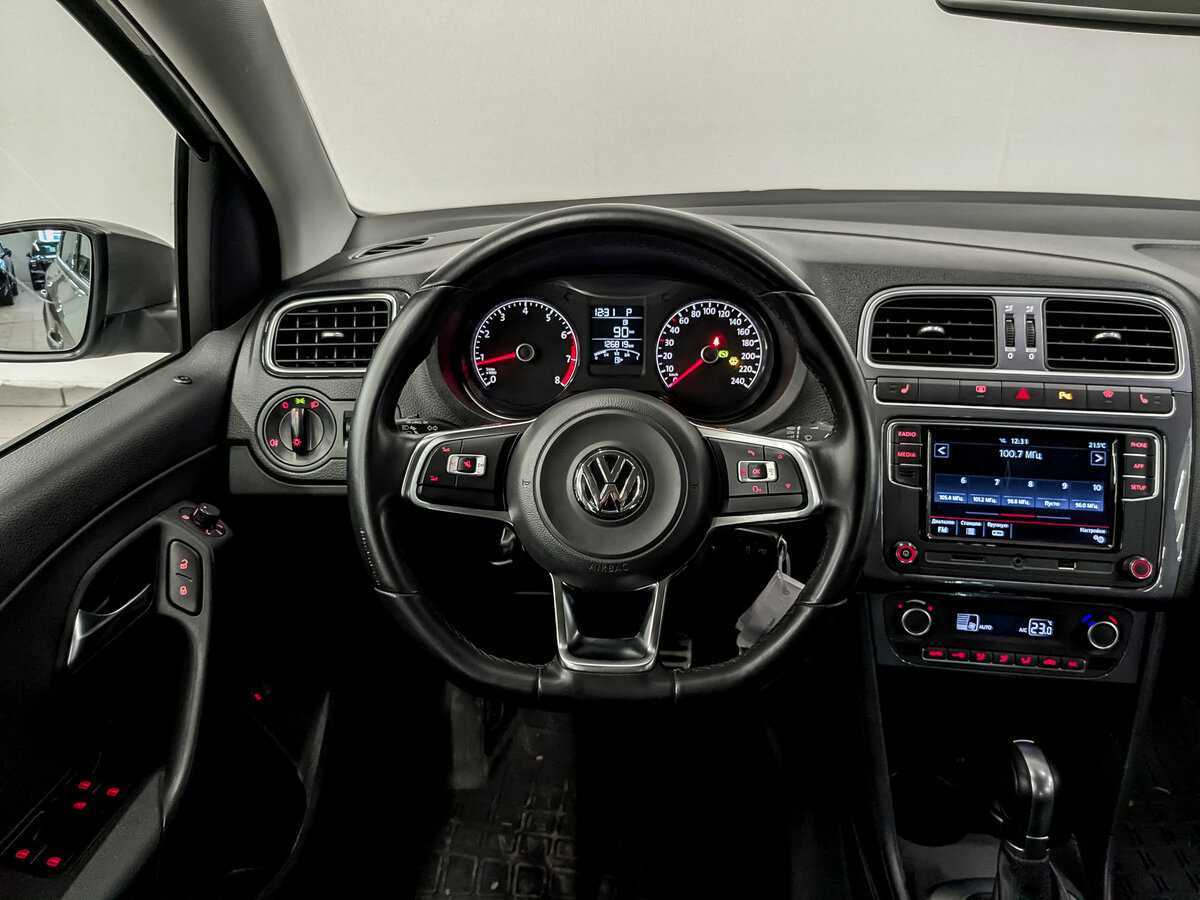Volkswagen Polo, 2018 Фото №20
