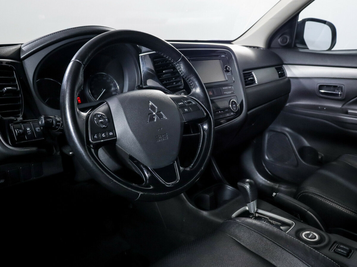 Mitsubishi Outlander III Рестайлинг 2, 2015 Фото №14